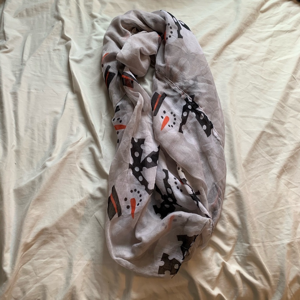 Snowman never used scarf